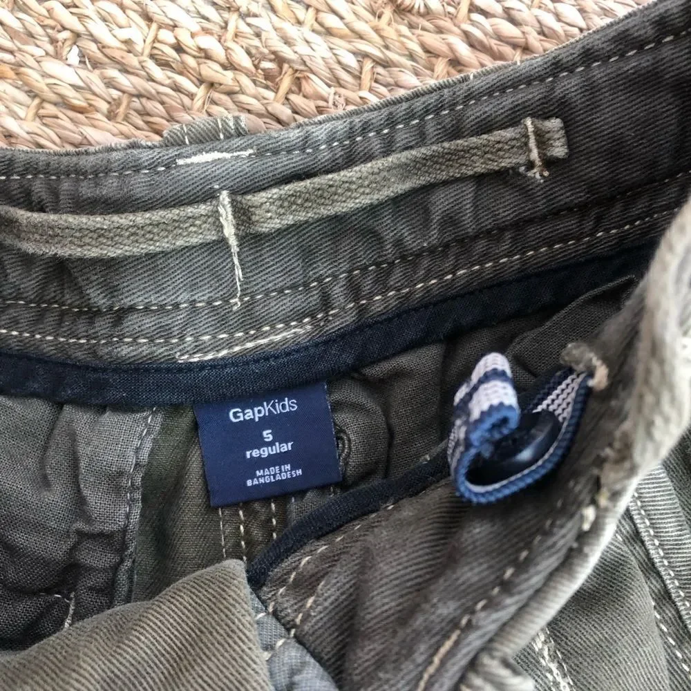 Gap kids khaki cargo shorts